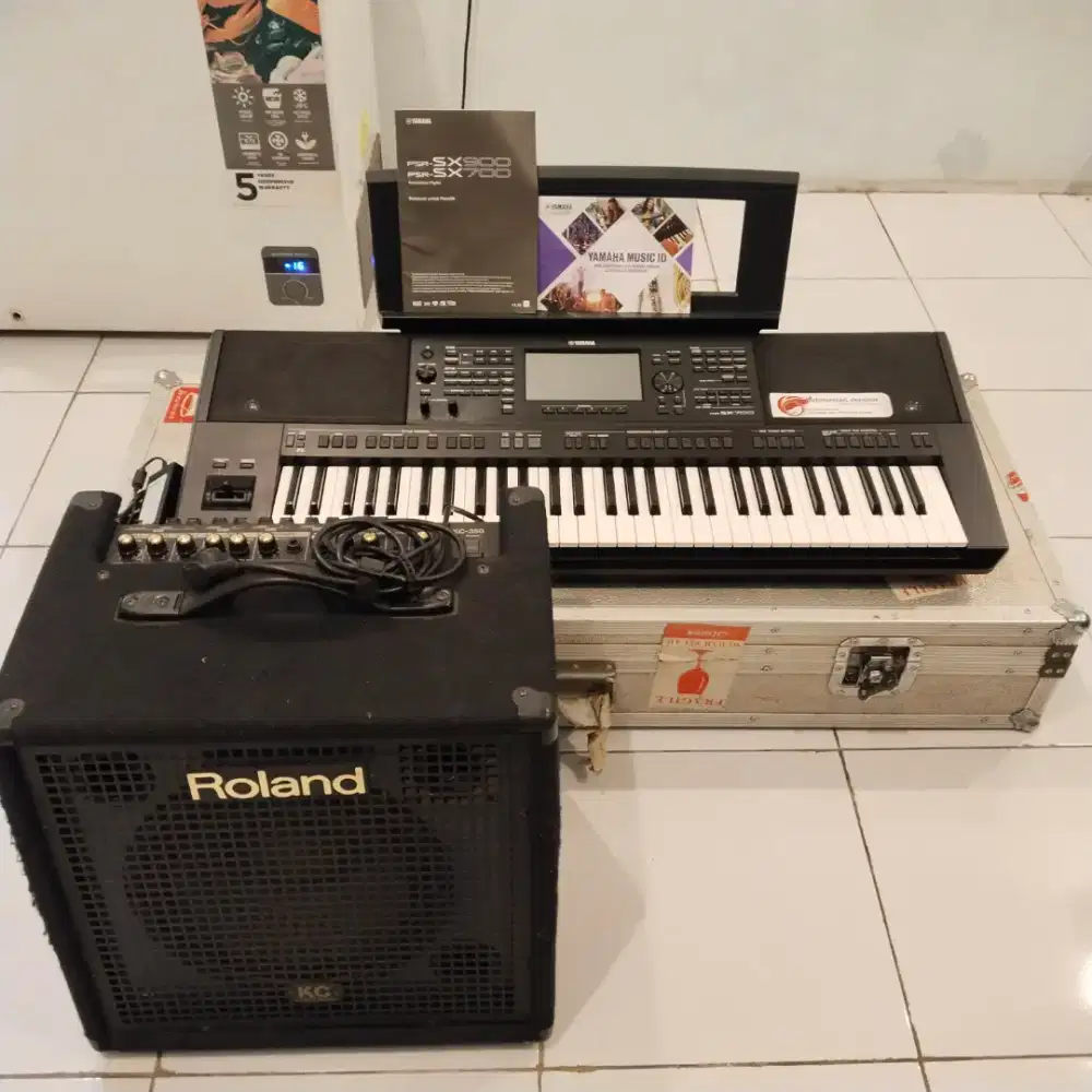 ISTIMEWA Yamaha PSR SX 700 FULL SAMPLING + HARDCASE dan Roland KC 350