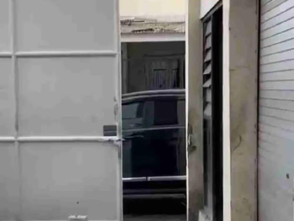 Gudang strategis dekat raya Kenjeran