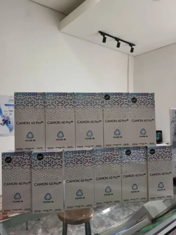 TECNO Camon 40 pro 5G 8/256GB Baru
