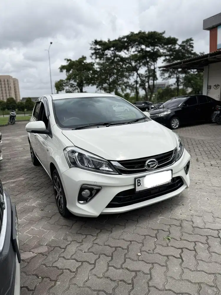 Daihatsu Sirion 2019 Putih Matic Siap Pakai KM low