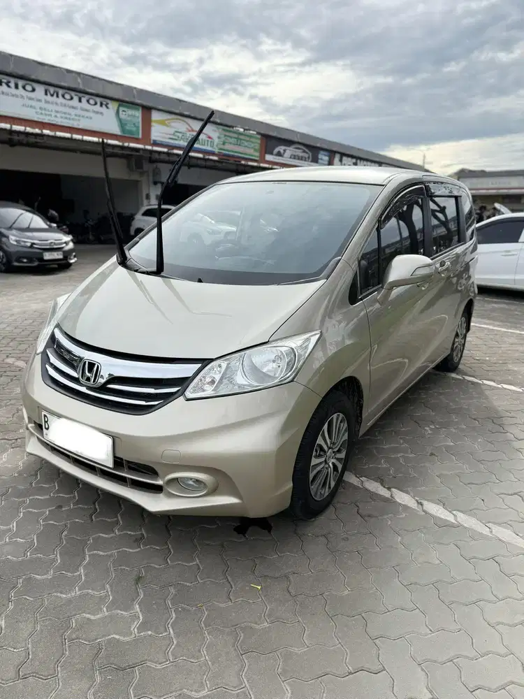 Honda Freed 2013 E PSD Matic Sliding door Siap Pakai