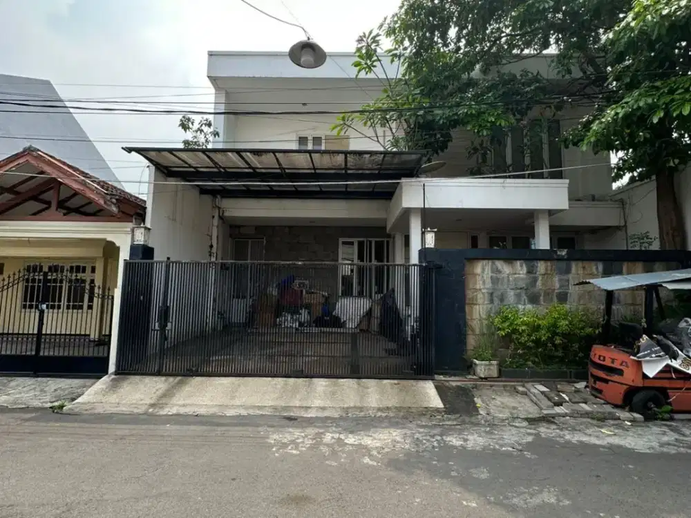 Rumah Hitung Tanah Darmo Permai