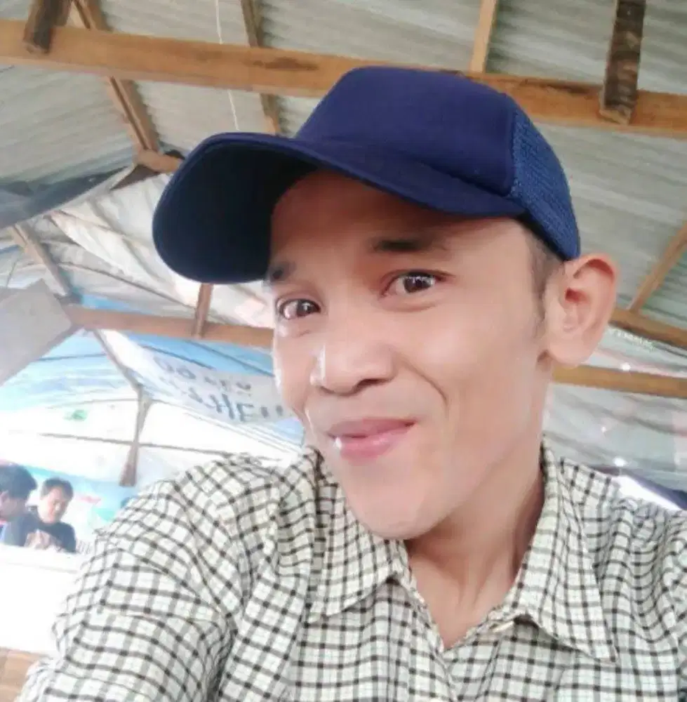 Saya sedang berusaha mencari pekerjaan antar jemput anak sekolah