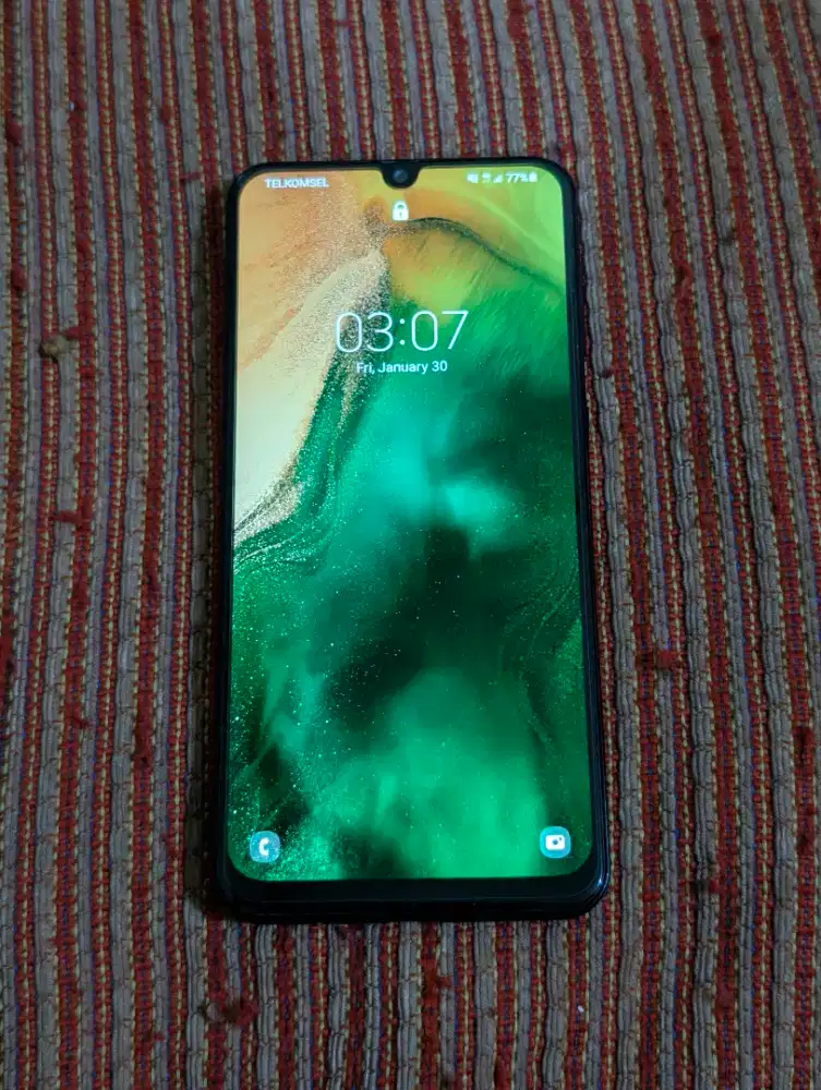 Samsung A30 + Charger