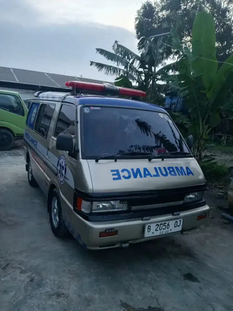 Ambulance emergency masda E2000