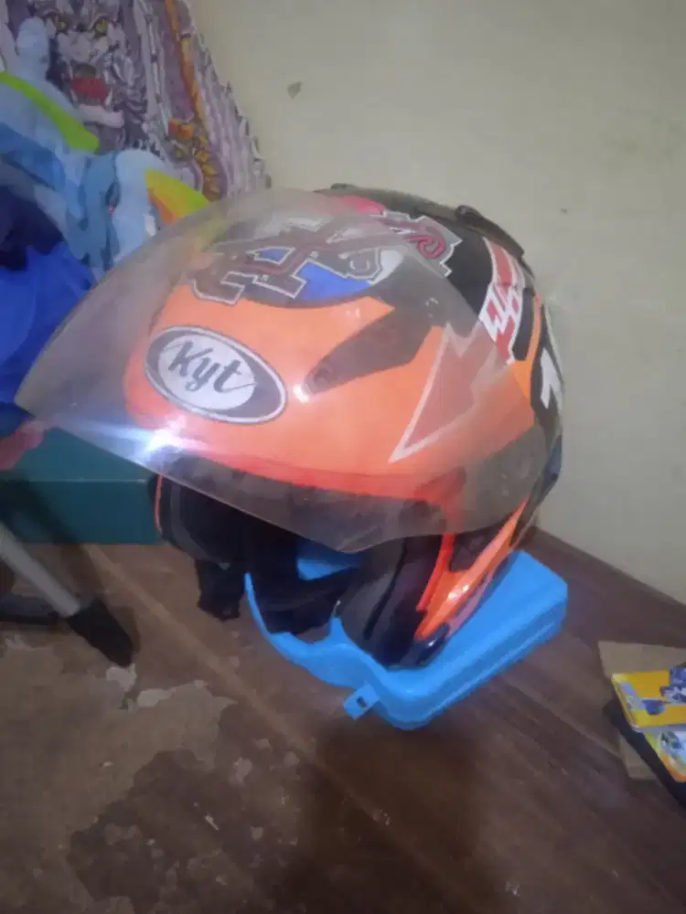 helm kyt orange M