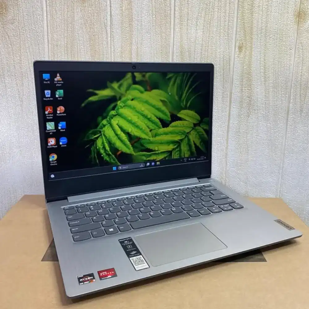 Lenovo Gaming ideapad 3 Ryzen 7 Ram 8GB ssd 512GB Amd Radeon VGA