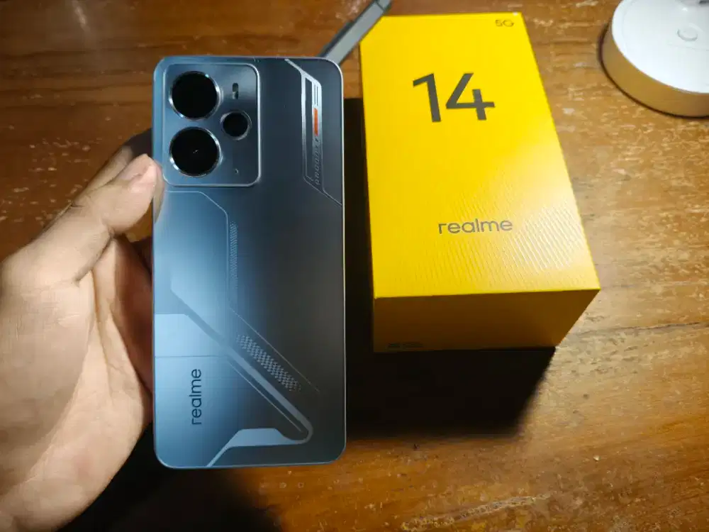 Realme 14 5G 8/256 silver mecha like new