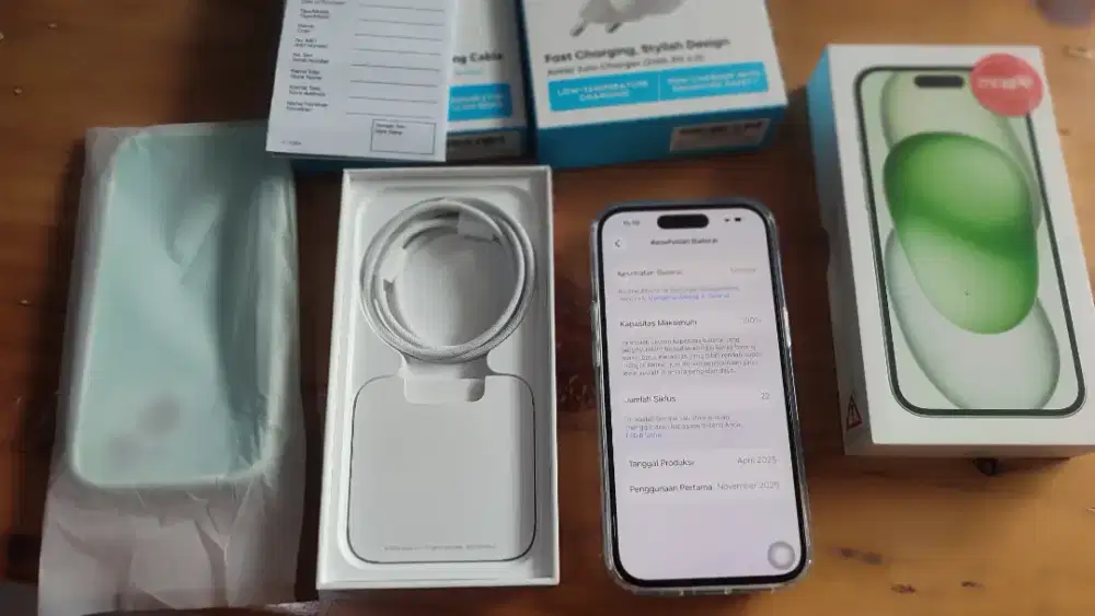 Jual iPhone 15 basic pemakaian 2bln bh 100