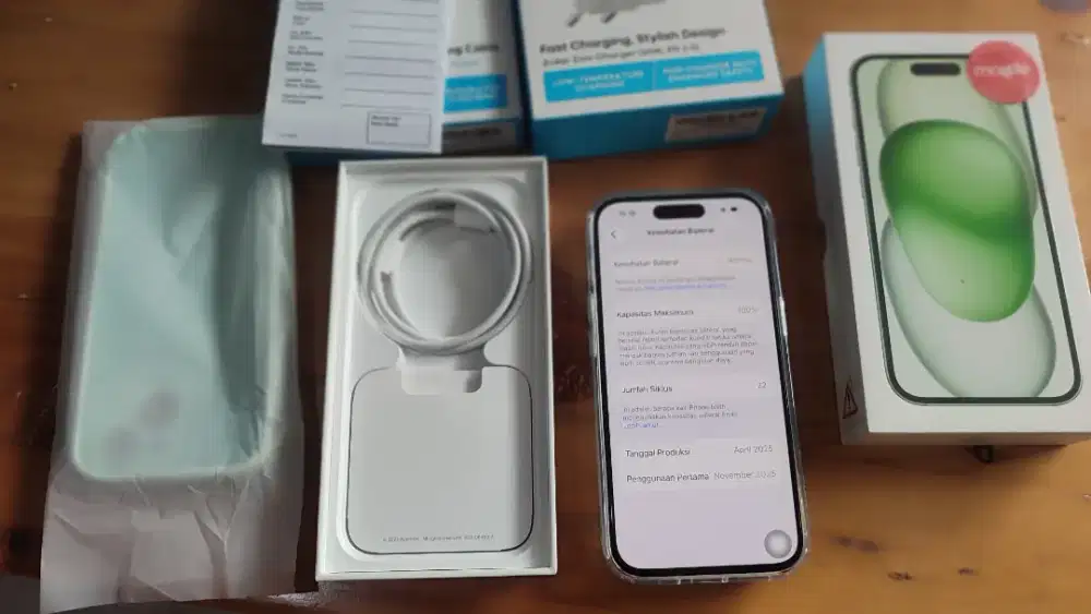 Jual iPhone 15 basic pemakaian 2bln bh 100