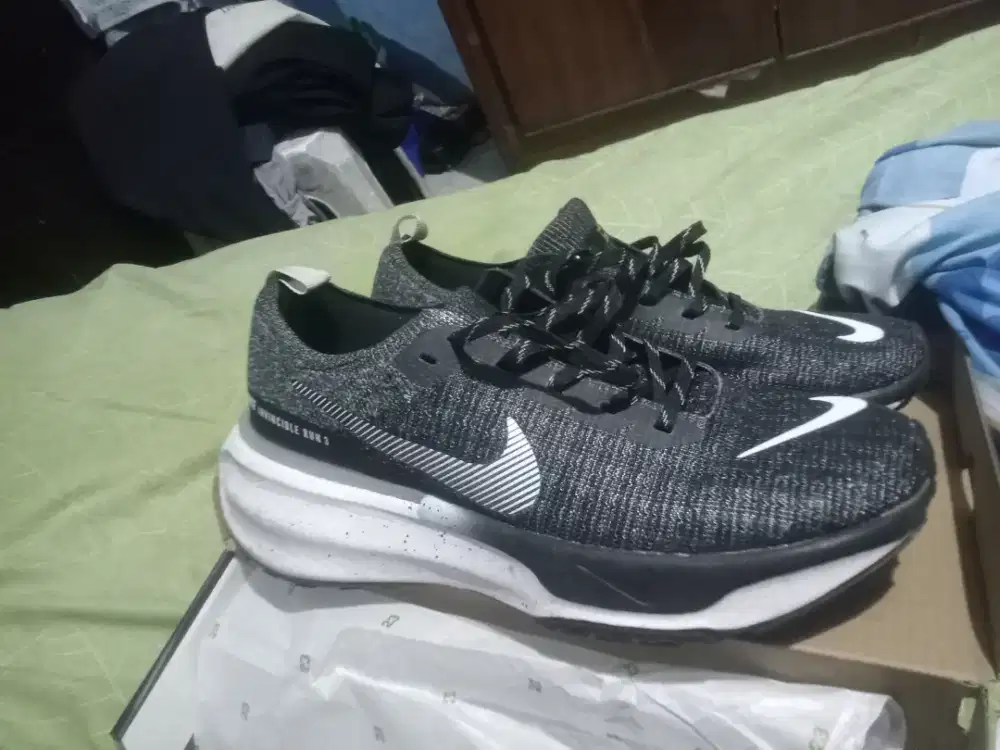 Sepatu running, nike invicible run 3 , like new