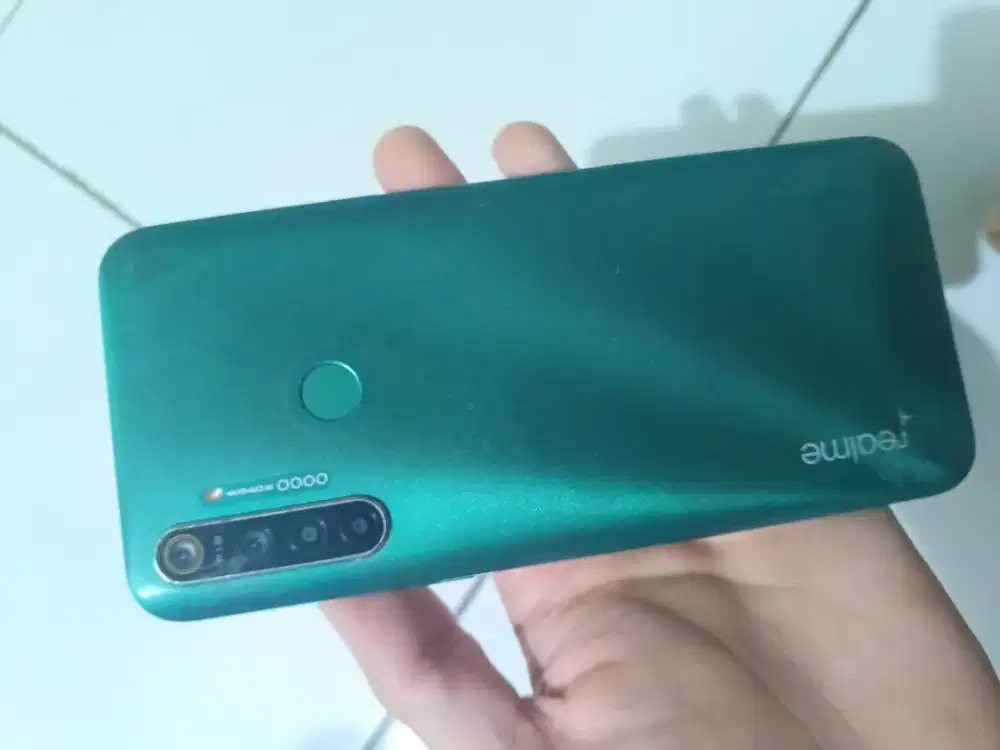 Jual realmi 5i. Hp aja. Minus stack logo kli ada yg mau benerin