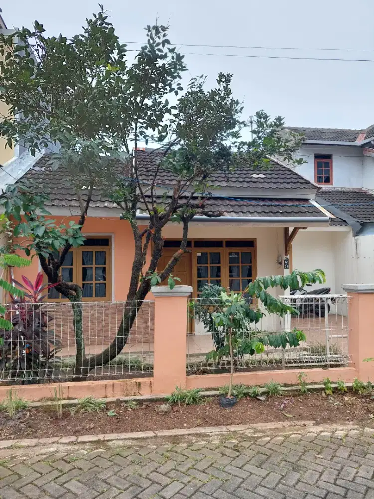 Disewakan rumah Banyumanik murah nyaman