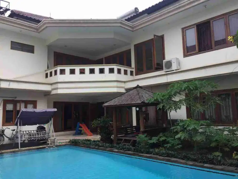 Dijual Rumah Lokasi Strategis di Kemang