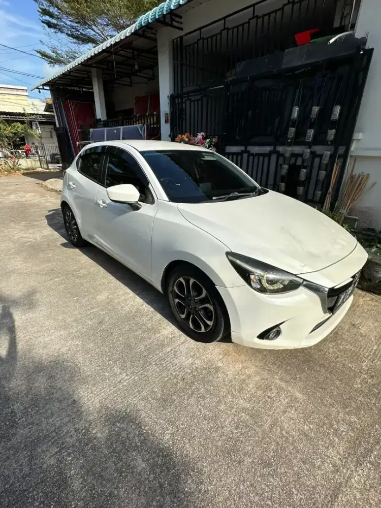 DIJUAL CEPAT MASDA 2 A/T thn 2015