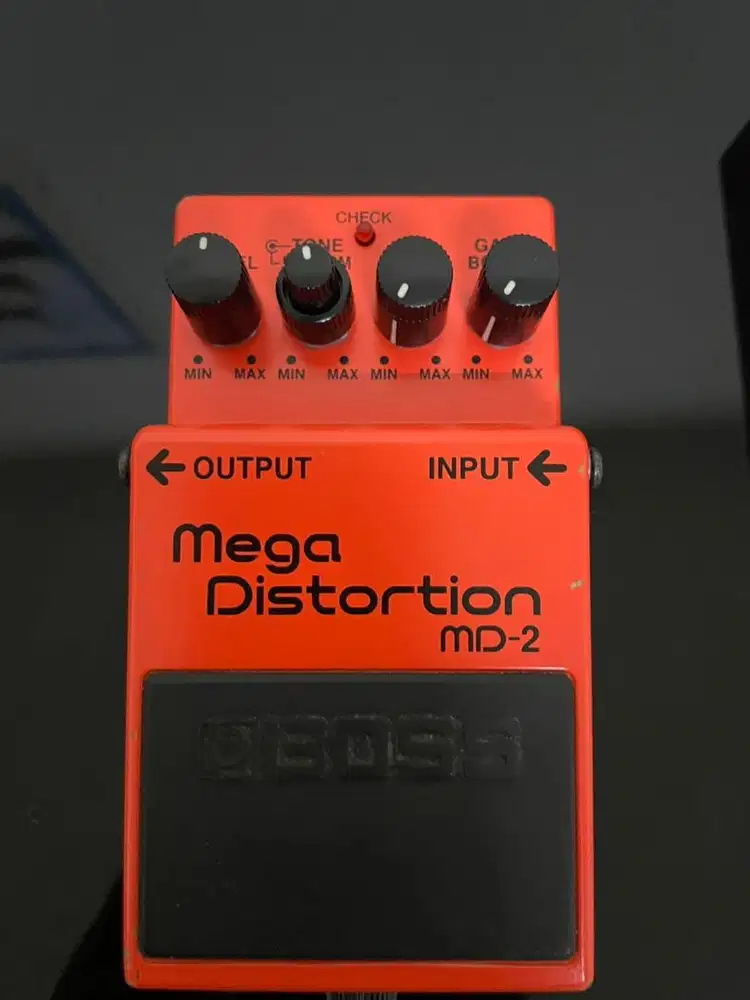 Boss Mega Distortion MD-2