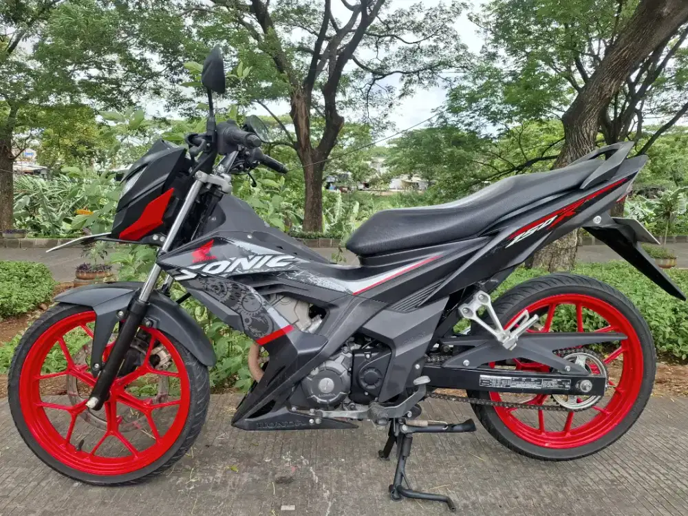 SONIC TAHUN 2019 MOTOR BAGUS SS LNGKP ASLI SIAP PAKEK