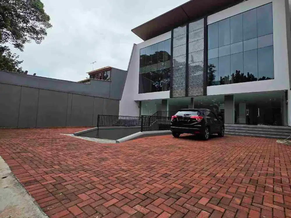 jual gedung cocok untuk showroom restoran di jalan raya kalimalang dekat buaran Jakarta Timur