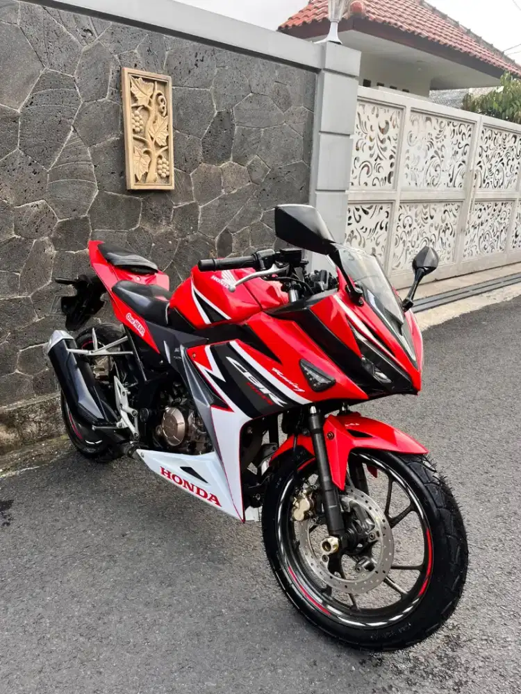 CBR 2016. KM Rendah. Standar. Mulus. Original. Ban OK. Cash/Kredit/TT