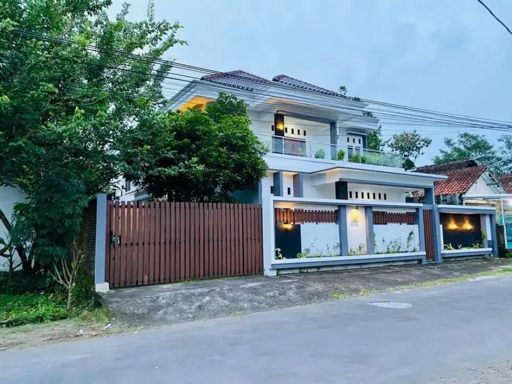 Dijual Rumah Mewah Tepi Jalan Tajem Baru Maguwoharjo