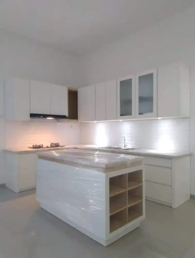 Kitchen set putih polos minimalis