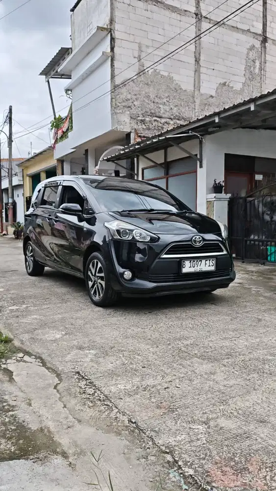 Pajak On Murah Toyota Sienta G MT 2018 Hitam maskulin