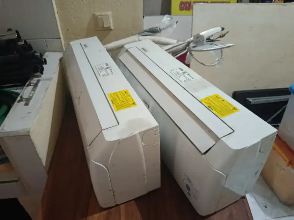 AC GREE 1PK, KONDISI SANGAT BAGUS SEPERTI BARU