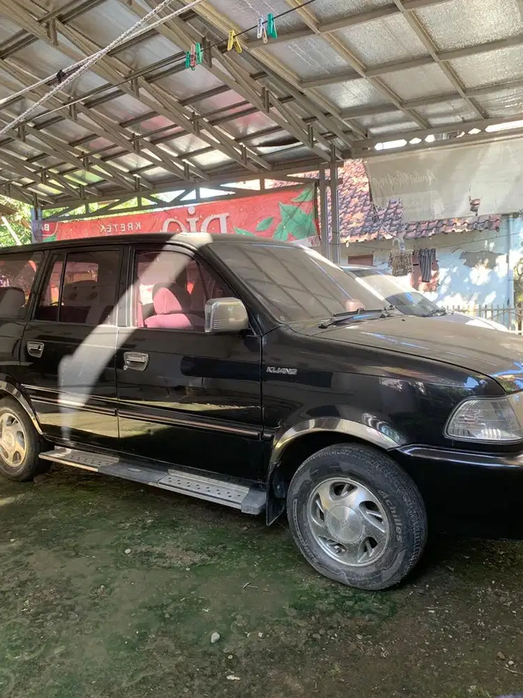 Mobil Toyata Kijang LGX 1.8 2002 Bensin Istimewa