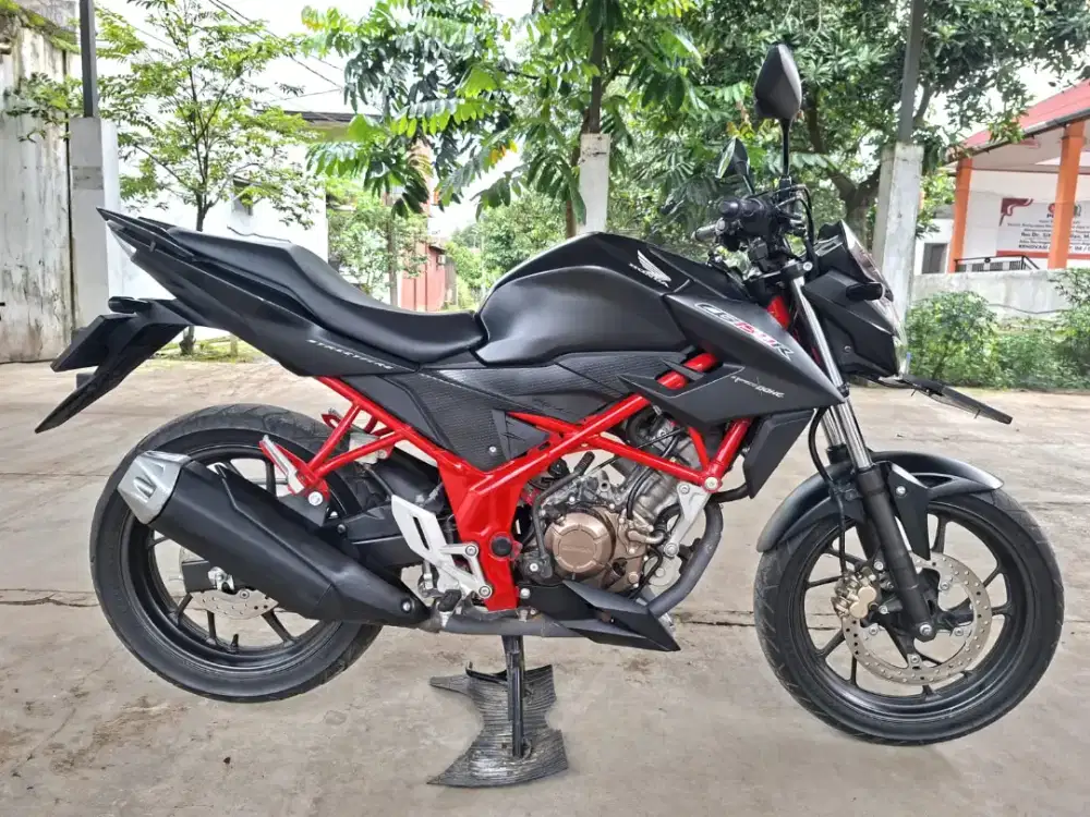 Cb 150 r se led km rendah mulus jarang pakai