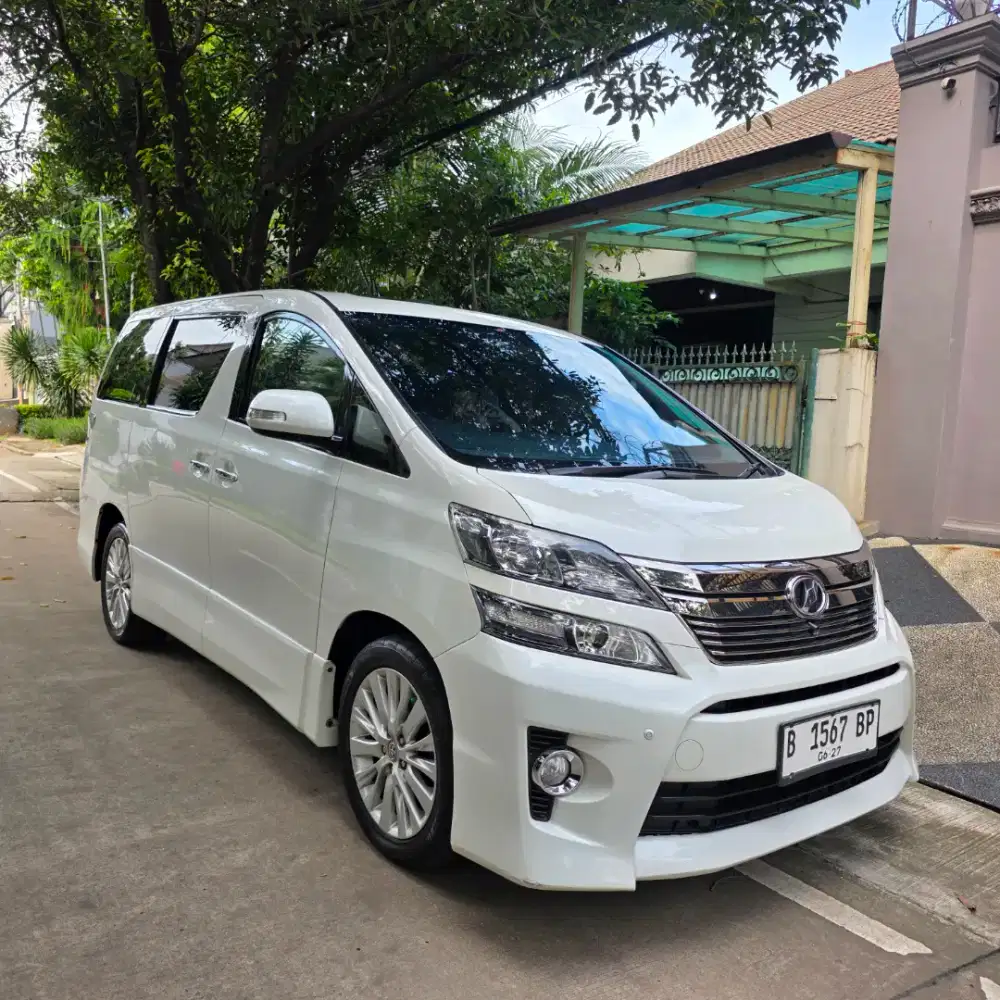 KM 77. Rapii Gile. Bagus bgt. Toyota Vellfire ZG Pilot Seat Prem Sound