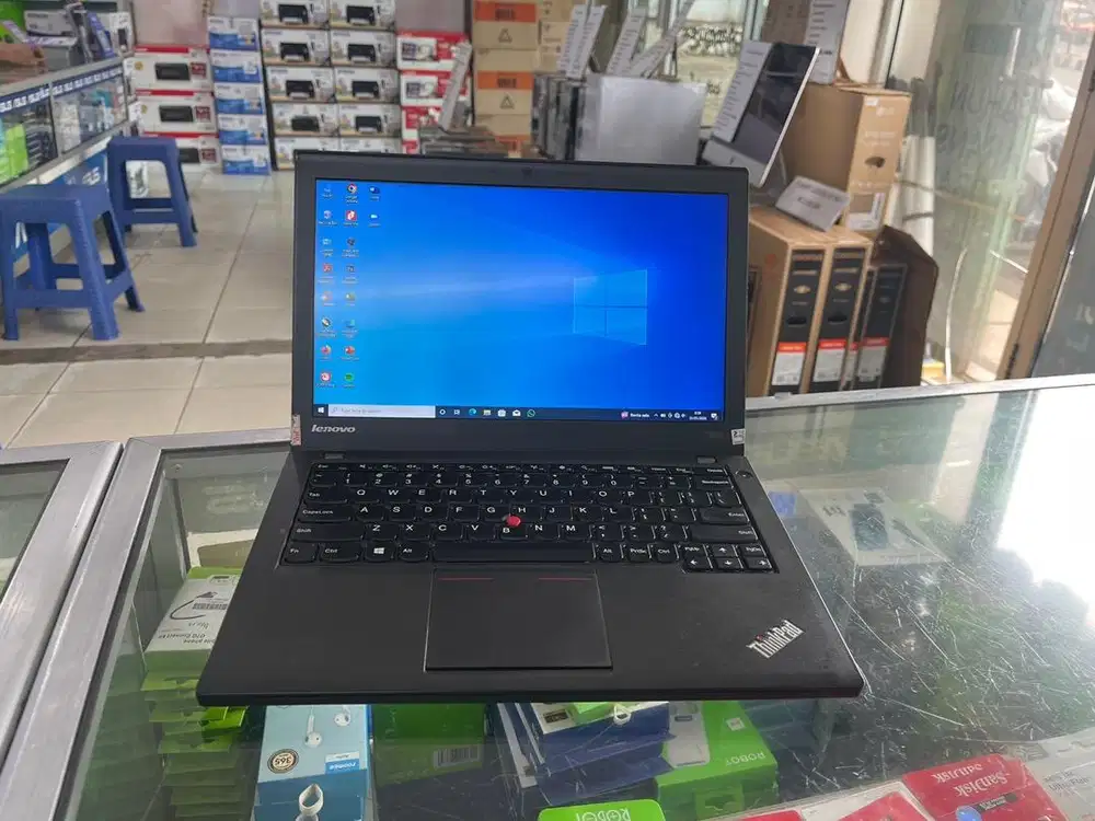 Laptop Lenovo Thinkpad i5 gen4 Ram 8gb ssd 128gb garansi 6bln
