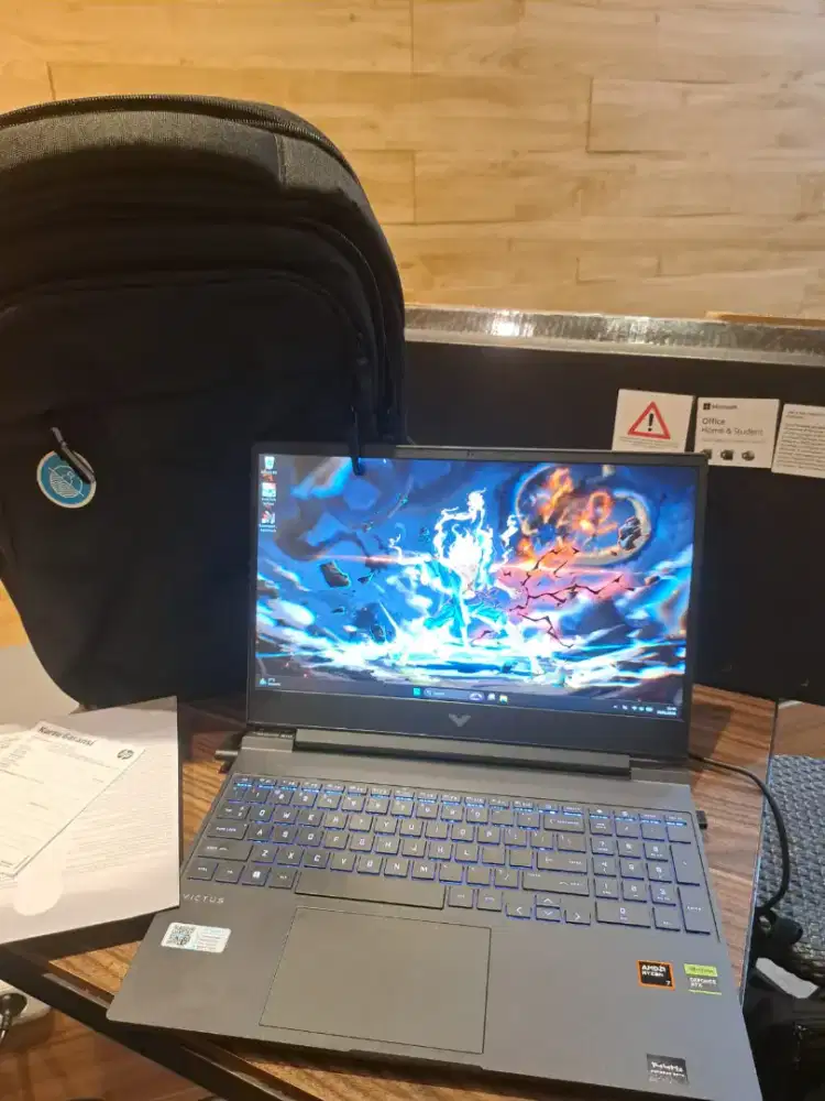 Laptop HP victus gaming ryzen 7 8845hs ram 16/512 gb