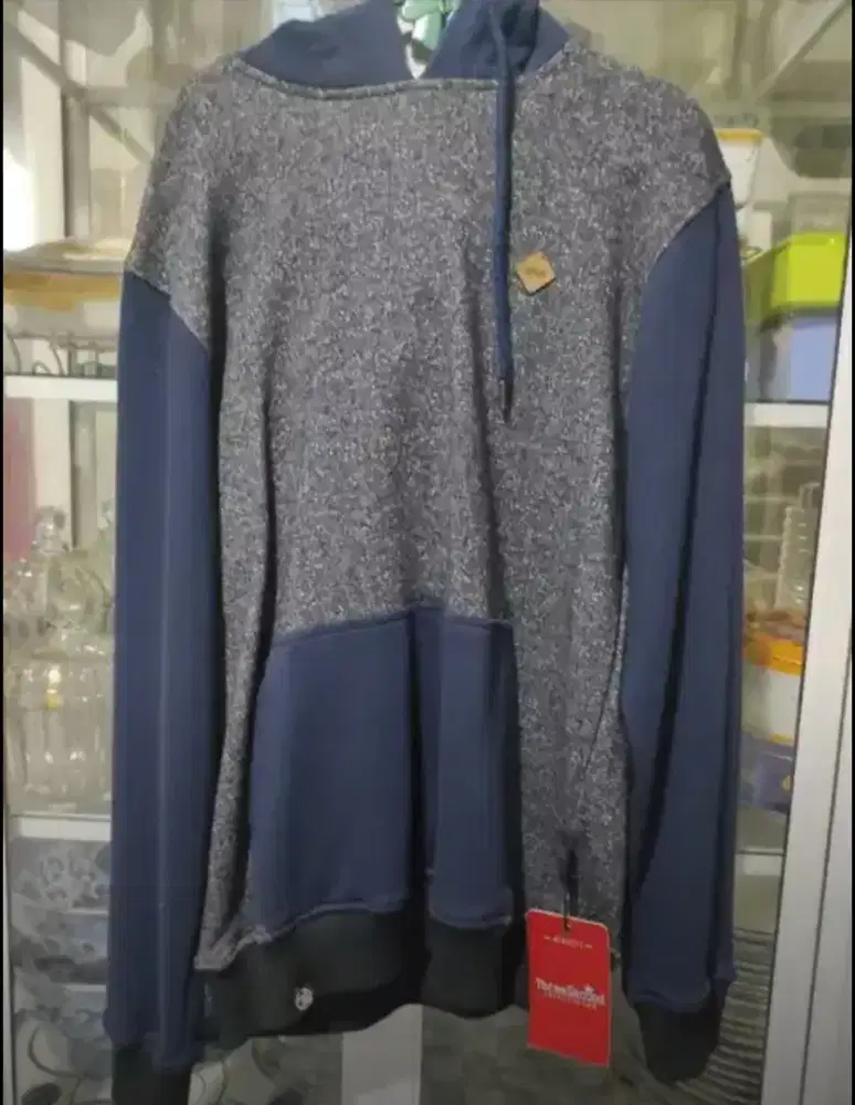 Hoodie 3second size M (Tersimpan lama)