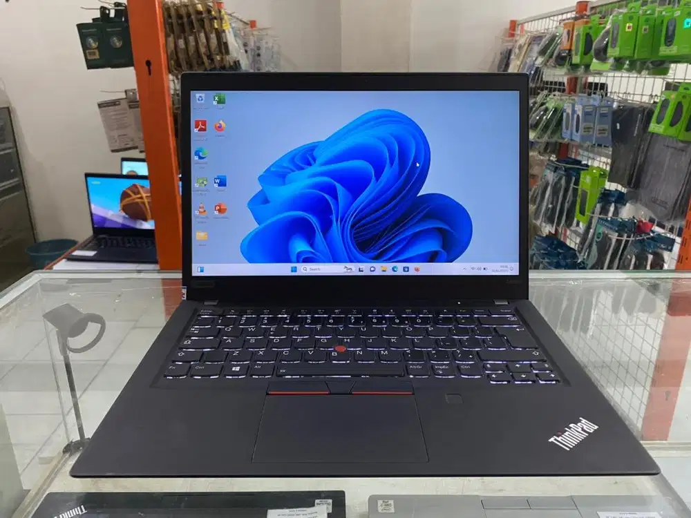 Laptop Lenovo ThinkPad T495S Amd Ryzen 5 Pro Ram 8GB SSD 256GB VGA 2GB