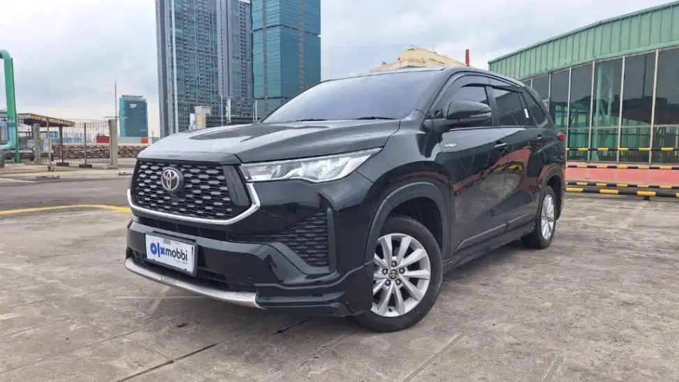 Toyota Kijang Innova 2.0 Zenix V HV CVT Modellista Hybrid-AT 2022