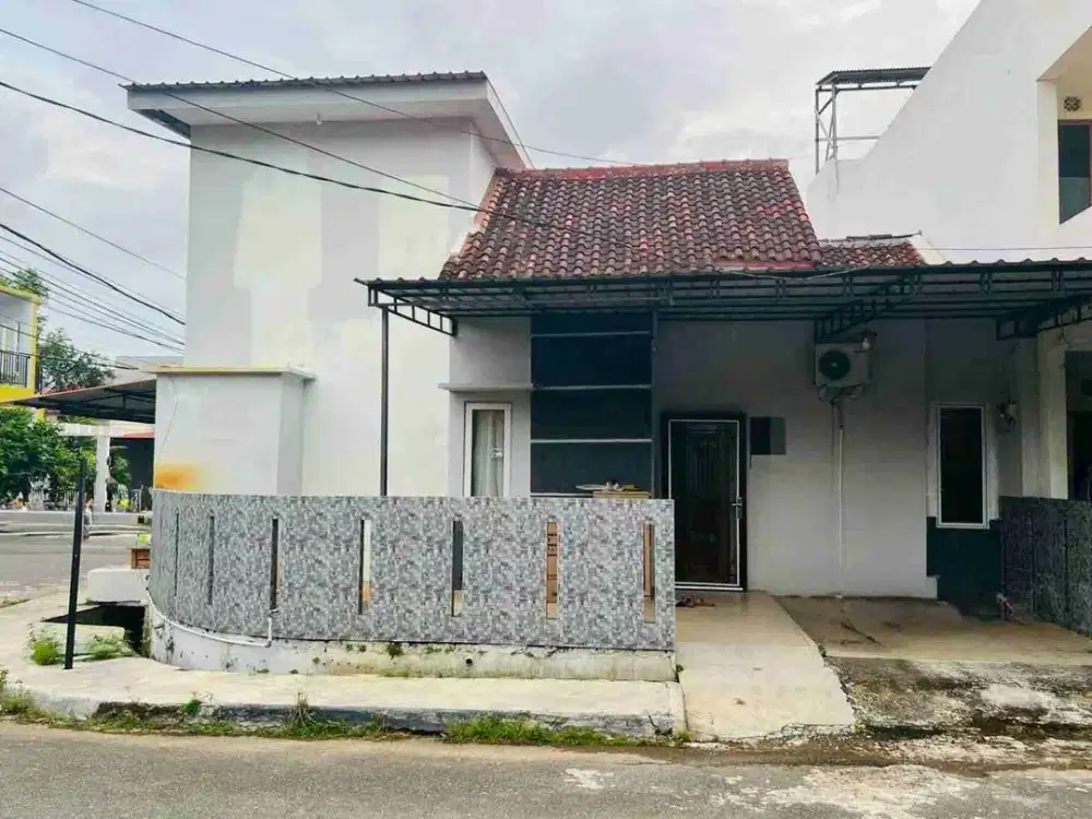 Dijual Murah Full Renovasi
Rumah HOOK 1,5 Lantai di KDA Batam Centre