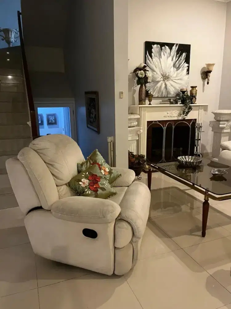 Sofa Da Vinci white dijual cepat