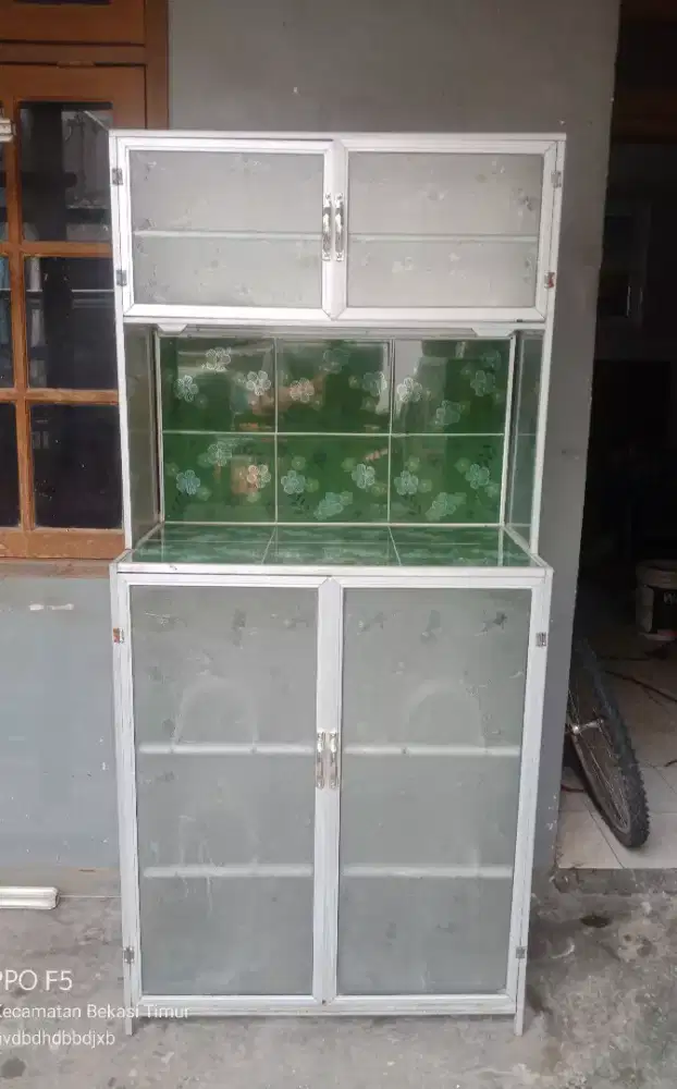 Rak piring dua pintu