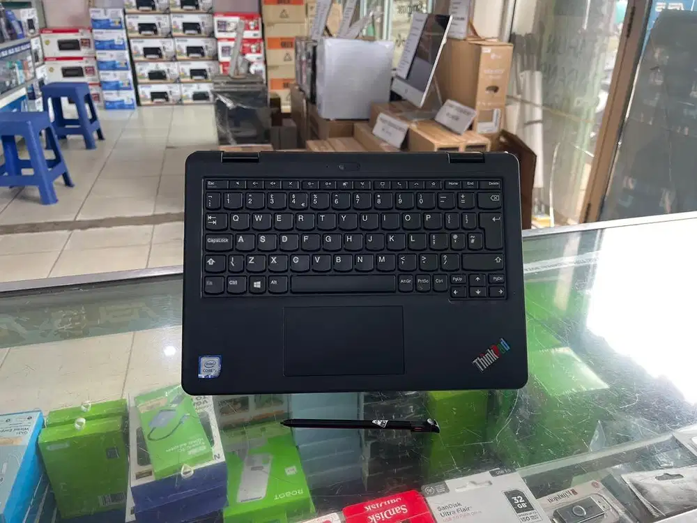 Laptop Lenovo Thinkpad Yoga i5 gen8 ram 8gb ssd 256gb Touch garansi 6b