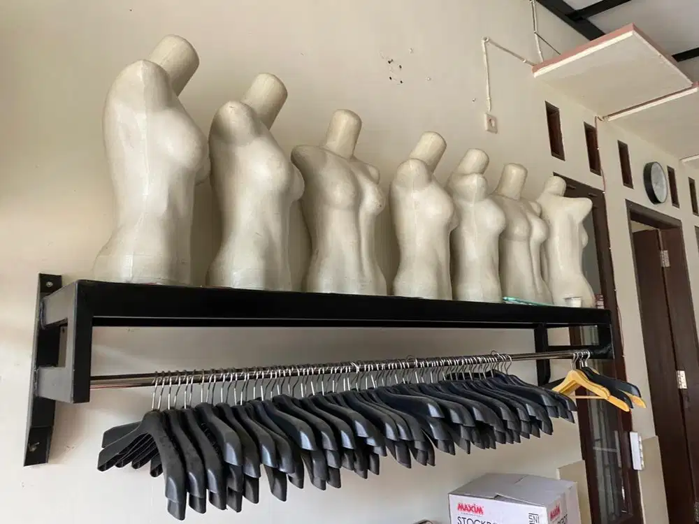 Perlengkapan usaha baju