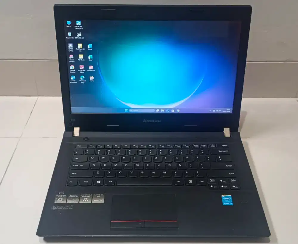 Lenovo E40-80 core i3 gen 5 ram 8gb ssd 240 + 320gb nominus normal BU