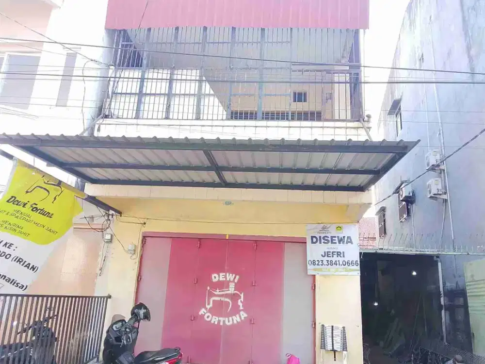 ruko tengah kota makassar ada lift barang