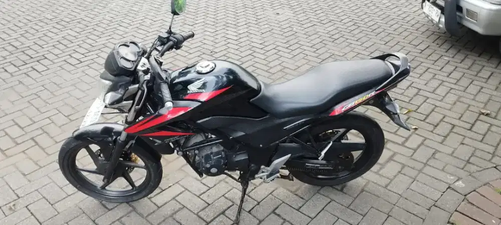 CB 150 R Tahun 2014 Kondisi Standart Bagus