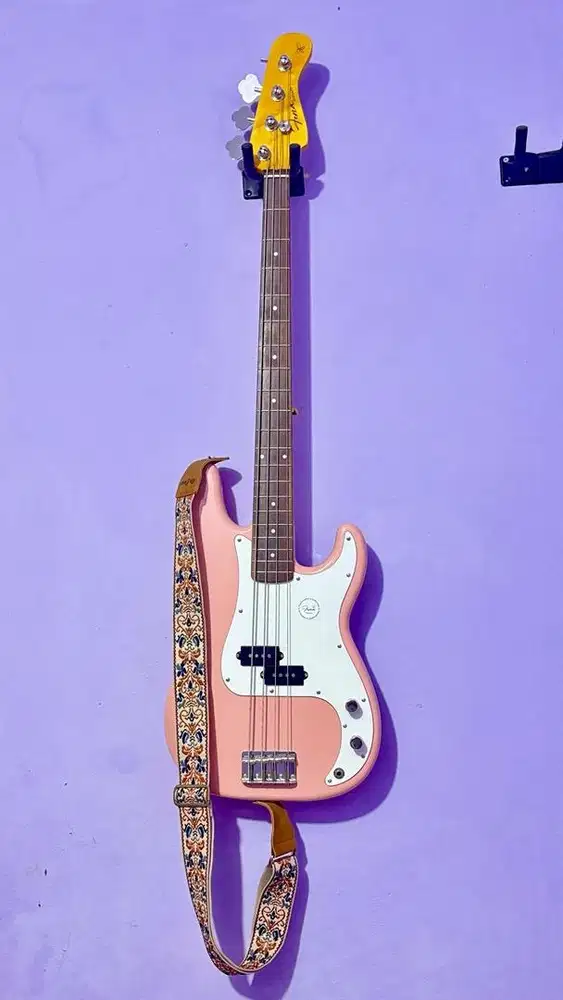 FENA BASS PINK 4 string
