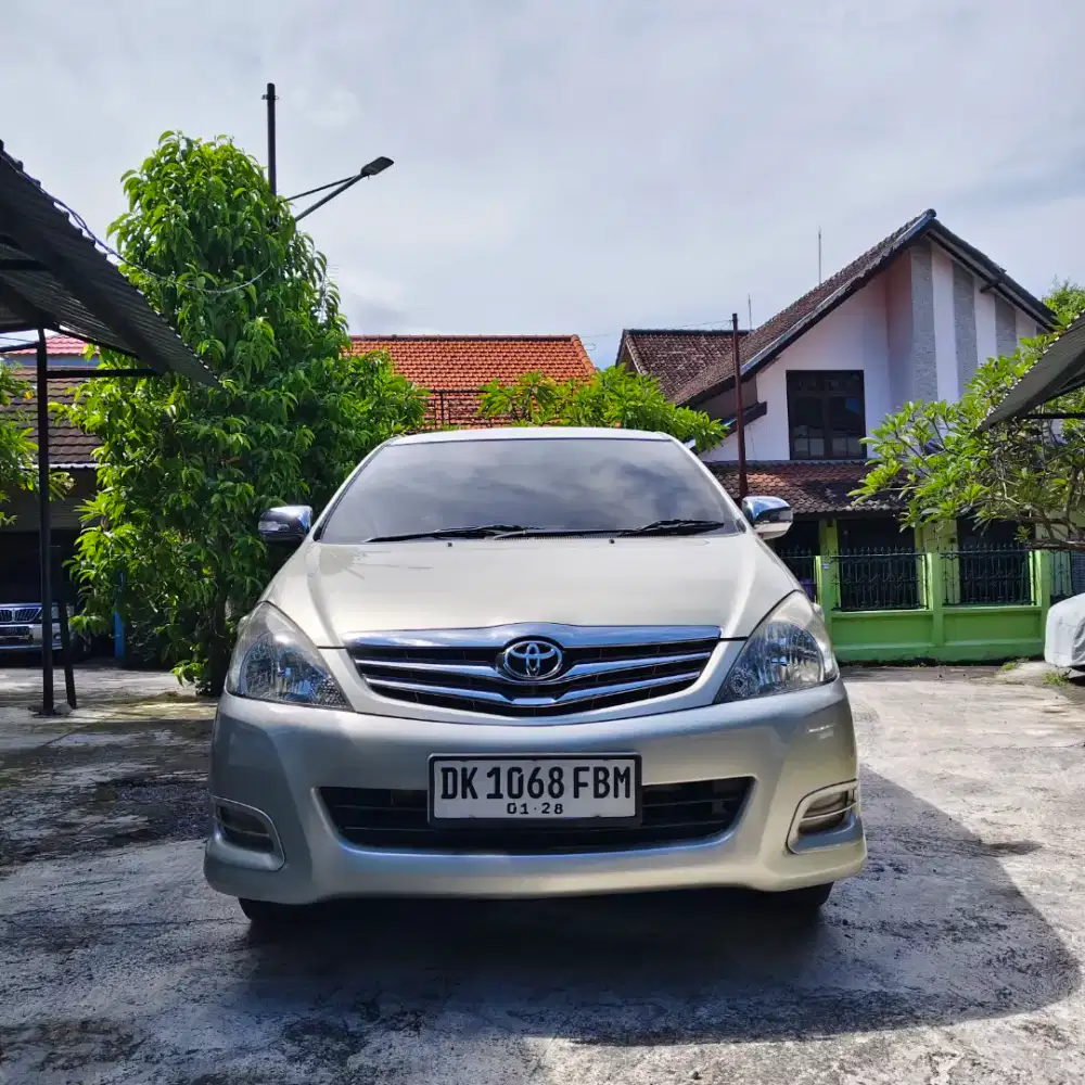 Dijual Kijang Innova V Manual 2011 Pribadi