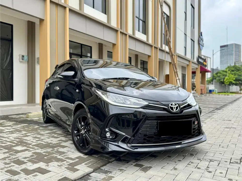 (KM 5 RIBU) Toyota Yaris GR SPORT CVT Hitam 2022 LIKE NEW