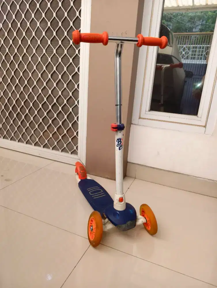 Skuter anak ex-Decathlon