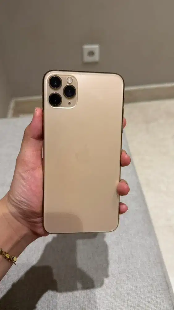 WTS IPHONE 11 PROMAX 256 GB GOLD