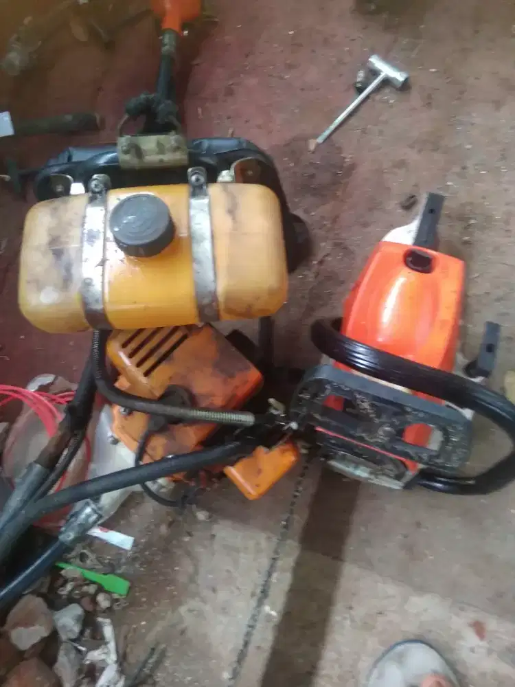 Jasa potong rumput & potong kayu bersihin halaman rumah