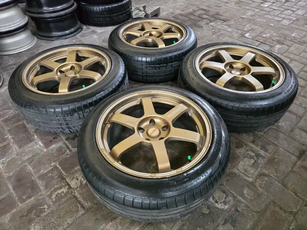 Velg Ban TE37 R18 Innova Reborn Venturer Zenix Rush Terios Camry Hilux